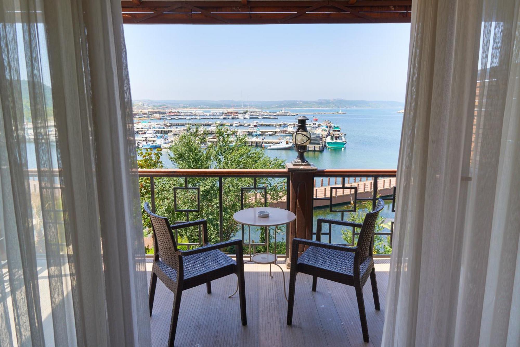 Phellos Suites Boutique Hotel Şile Bagian luar foto